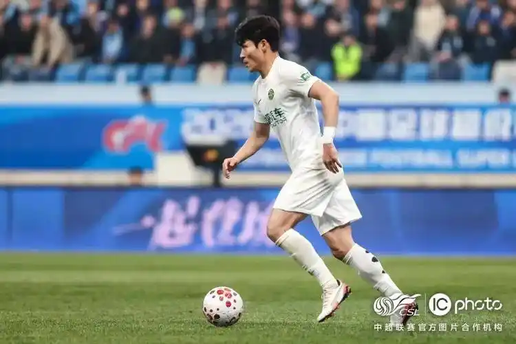 欧联杯：比利亚雷亚尔 VS 热刺